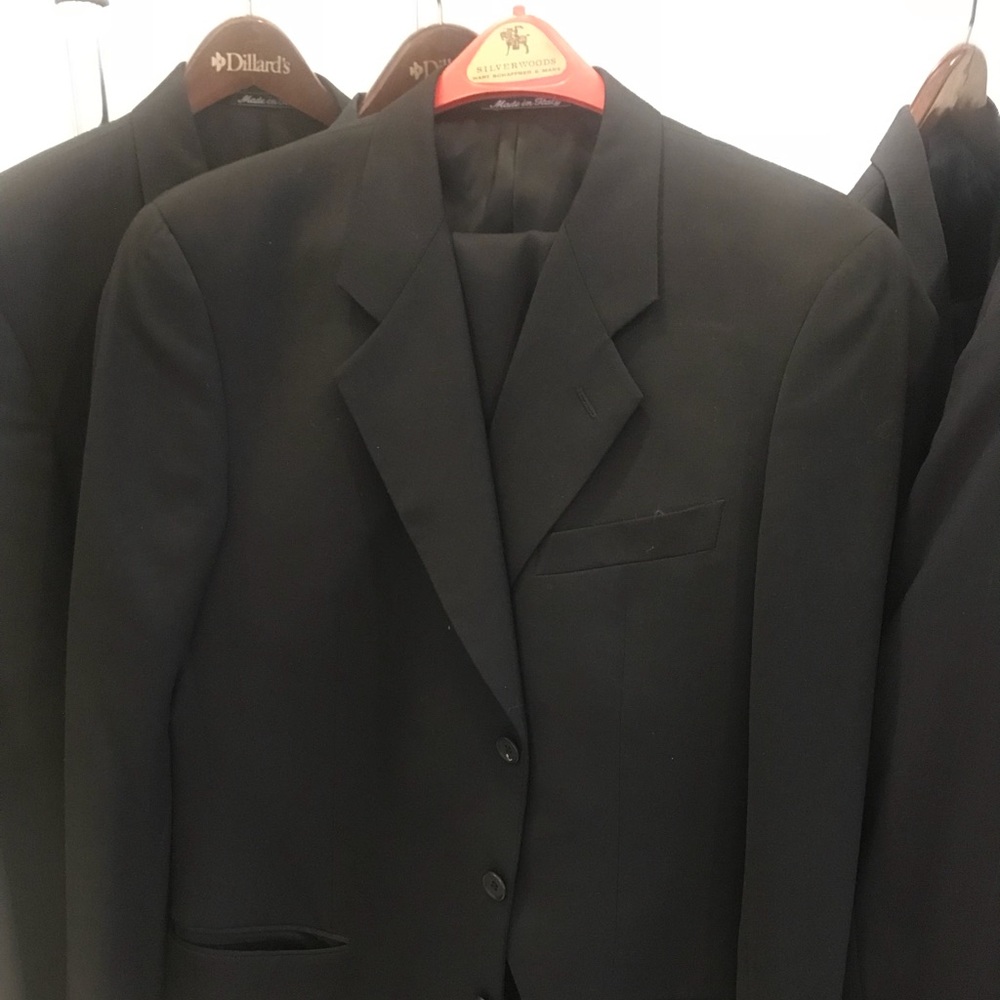 Mani black suit